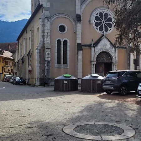 Maison De Sika Ugine